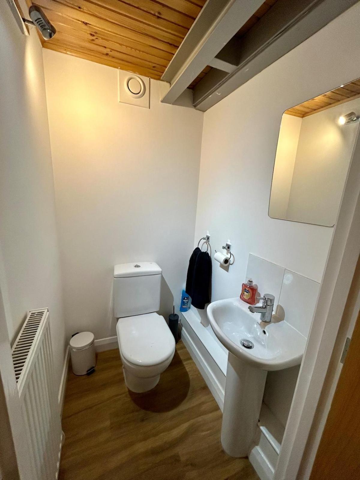 Sky Centre With Parking Apartment *